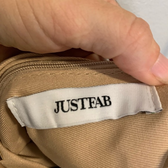 Elegant JustFab Brown Croc-Embossed Crossbody Bag - Picture 2 of 11